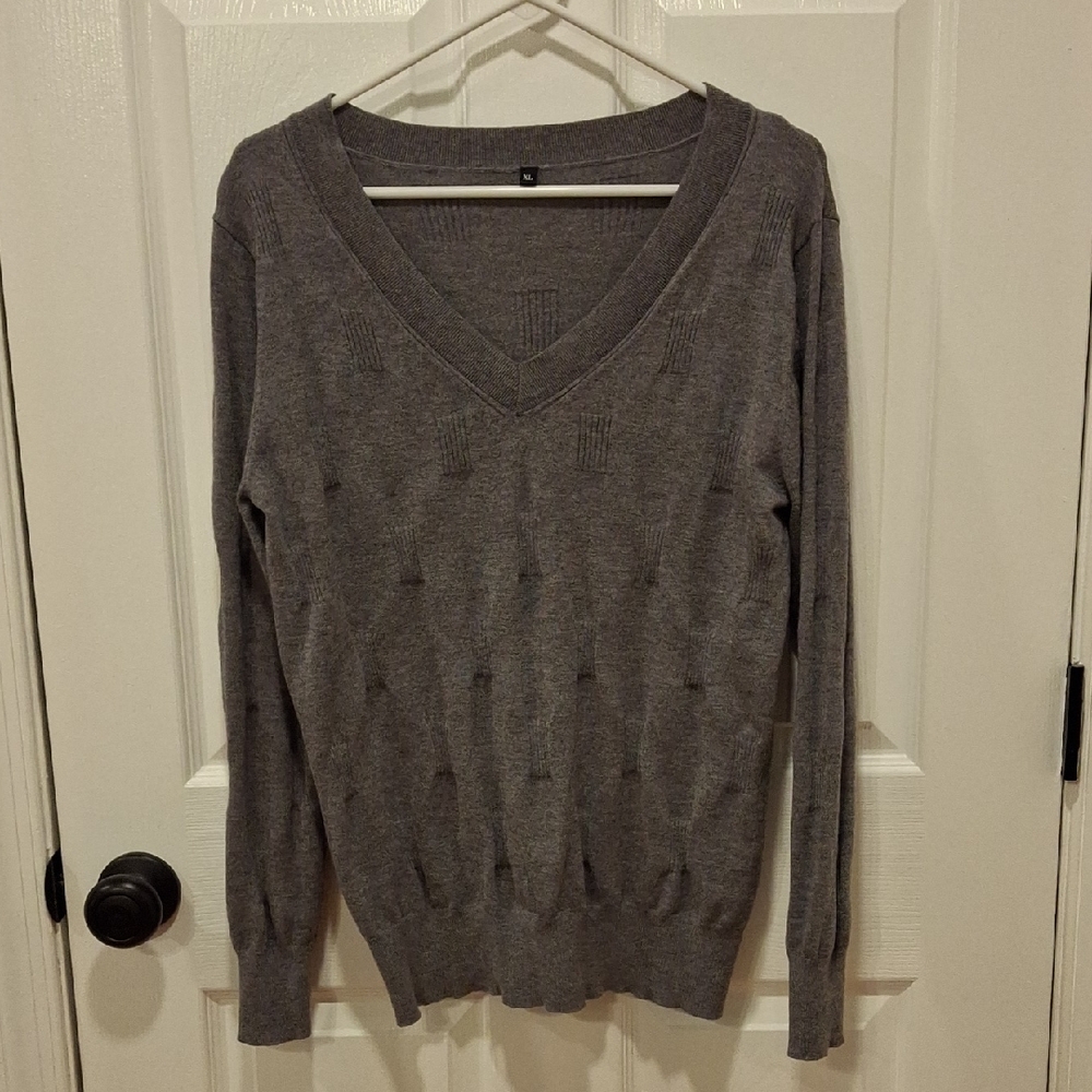 Arach&Cloz Sweater. SizeXL.